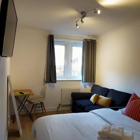 Cobbold Court Share Flat-2